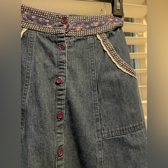 Gorgeous Vtg Cottagecore Denim Front Button Skirt - Picture 3 of 4
